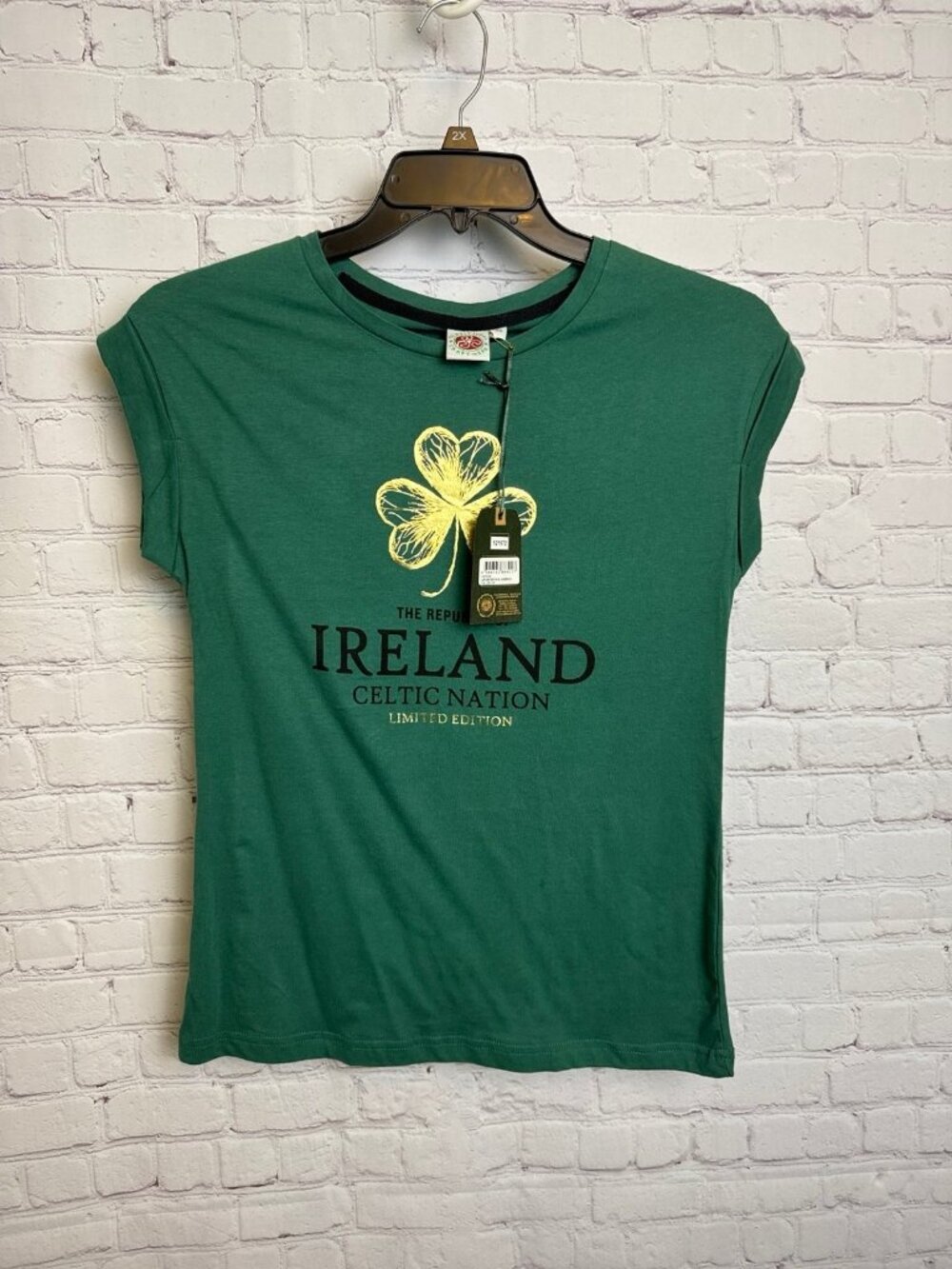 Traditional Craftwear Ireland Green t shirt new gold shimmer clover Irish lucky
